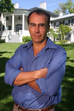 Dr. Douglas P. Munoz